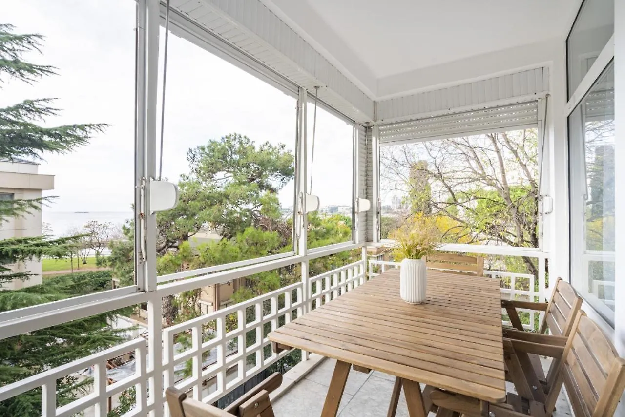 Spacious Flat Near Caddebostan Coast Apartment Istanbul